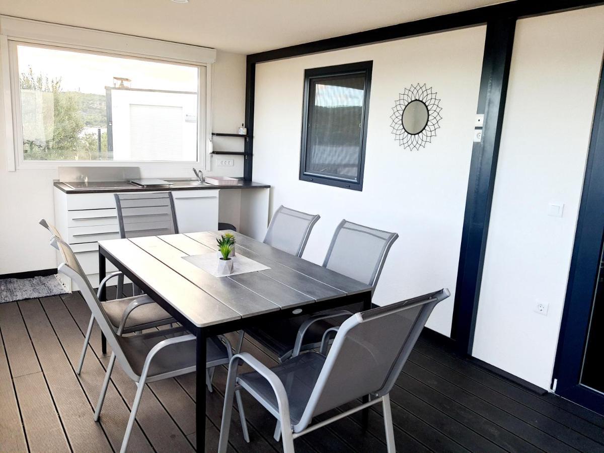Mobile Home Tina Tisno Εξωτερικό φωτογραφία