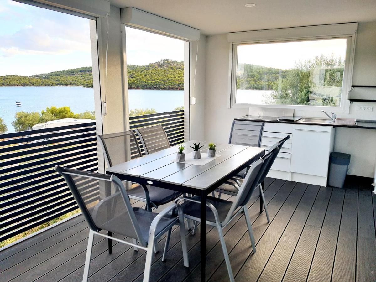 Mobile Home Tina Tisno Εξωτερικό φωτογραφία
