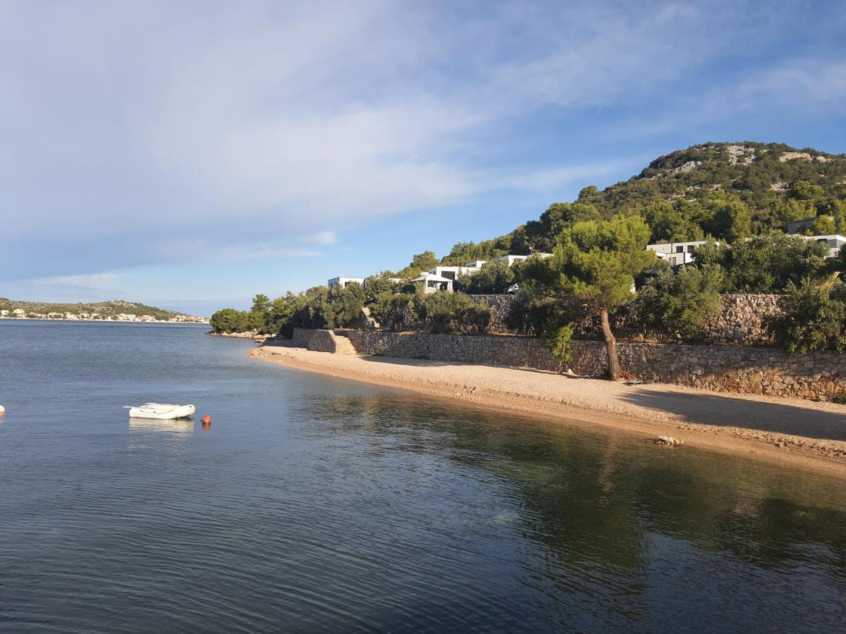 Mobile Home Tina Tisno Εξωτερικό φωτογραφία