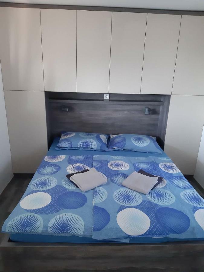 Mobile Home Tina Tisno Εξωτερικό φωτογραφία
