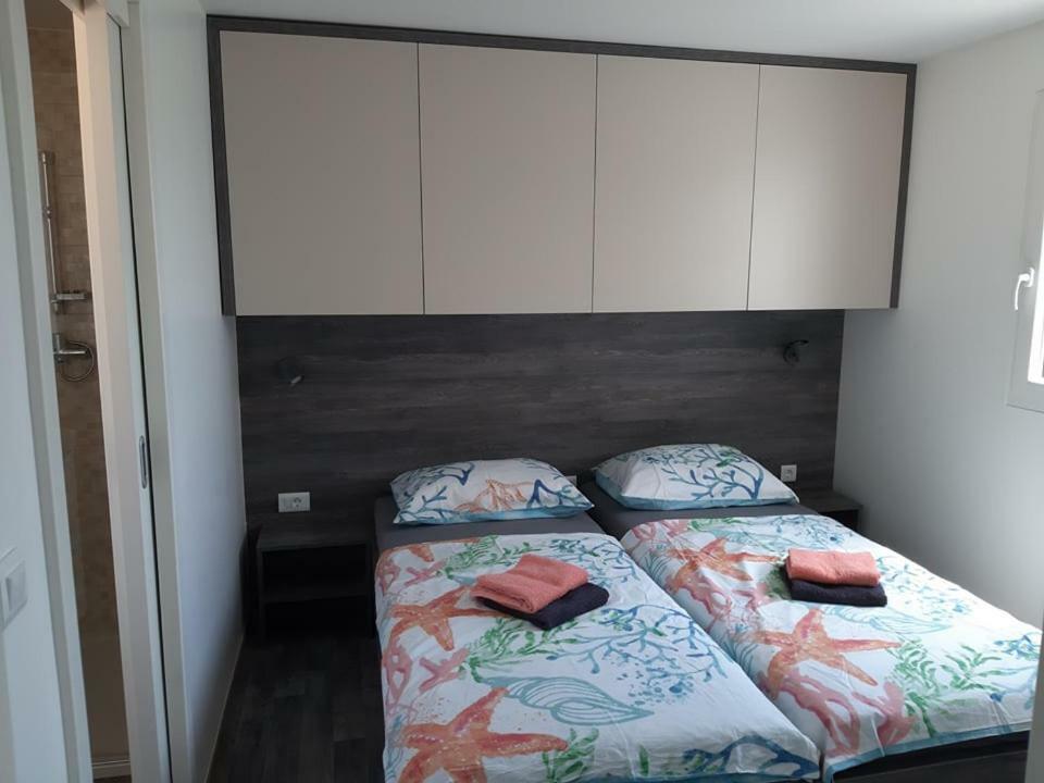Mobile Home Tina Tisno Εξωτερικό φωτογραφία