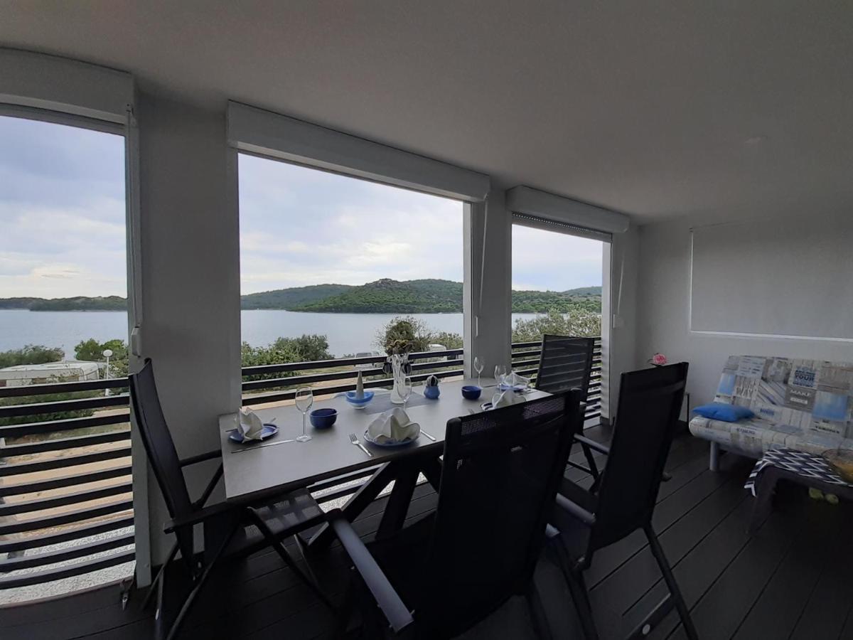 Mobile Home Tina Tisno Εξωτερικό φωτογραφία